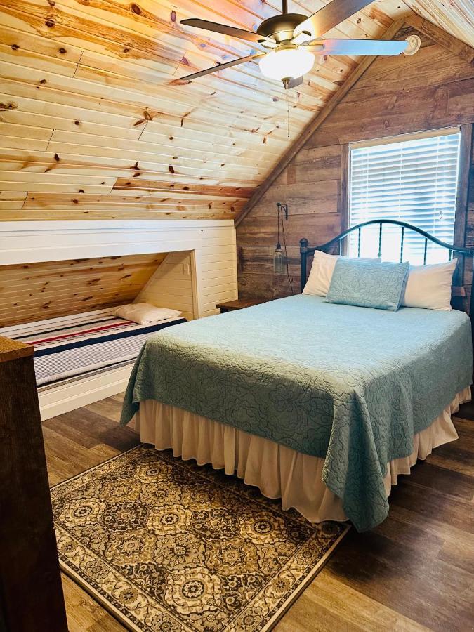 Knotty Squirrel Cabins Mountain View Exterior foto